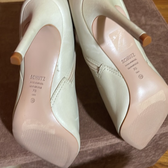 NWOT SCHUTZ Mikki Cream Leather Pointed Toe Boots - Picture 4 of 11